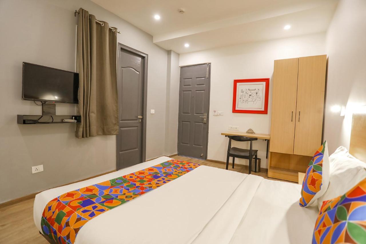 Fabhotel Golden World Газиабад Екстериор снимка