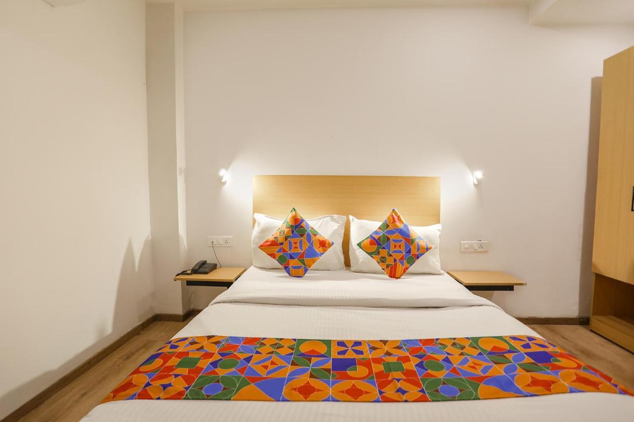 Fabhotel Golden World Газиабад Екстериор снимка