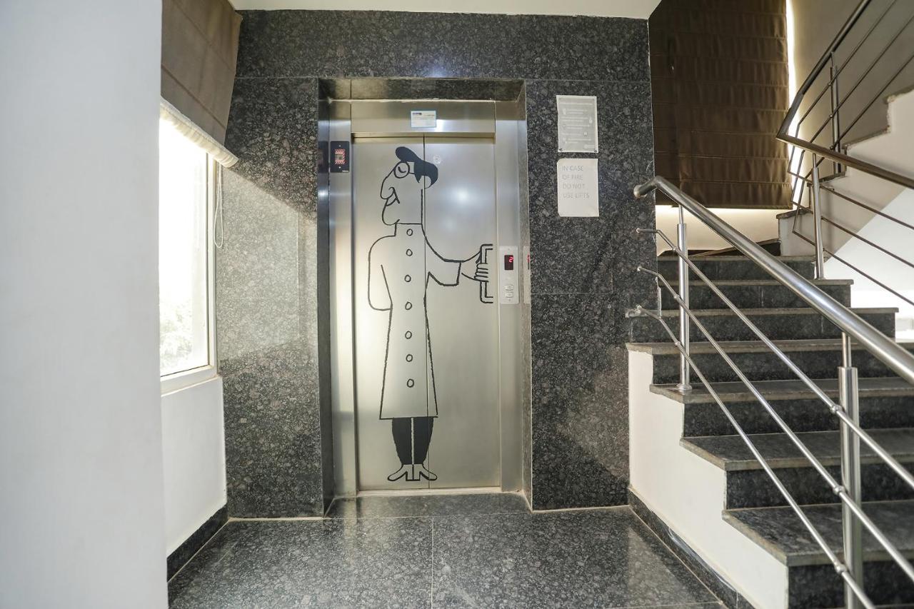 Fabhotel Golden World Газиабад Екстериор снимка